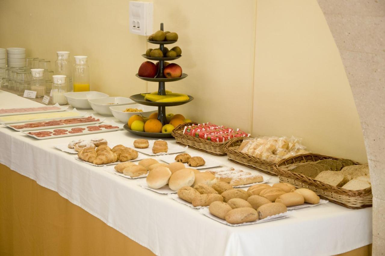 Hotel Madrid Ciutadella  Luaran gambar