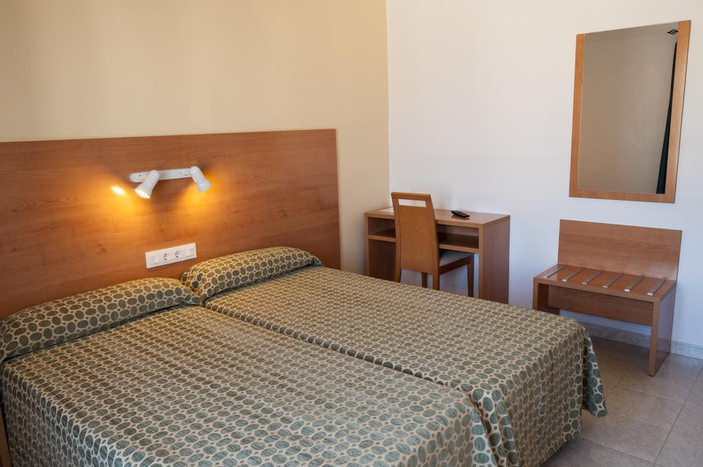 Hotel Madrid Ciutadella  Luaran gambar